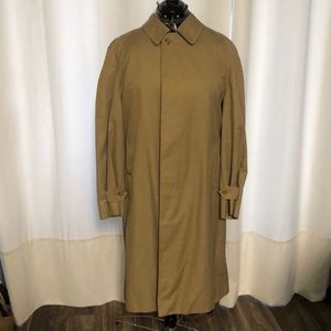 OBO Vintage Burberry Trenchcoat